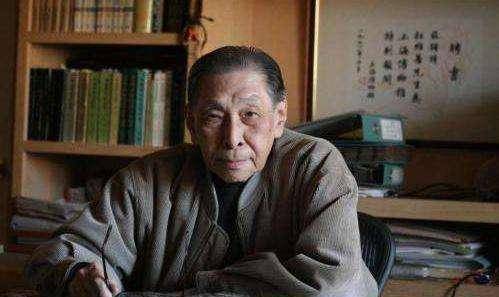 他是杜月笙最优秀的儿子，将几十亿古币赠送中国，还免费培养人才